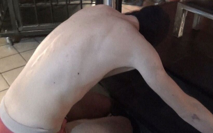 Master of porn: Femdom tóc vàng