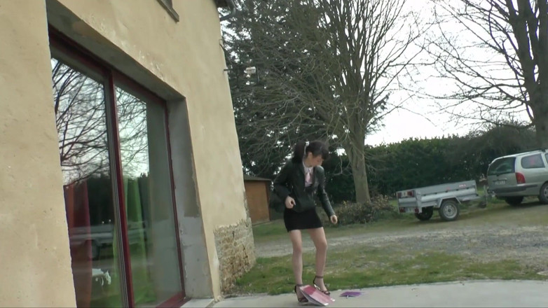 Dirty Amateurs: French chicks take action on their thick fuckers - DVD