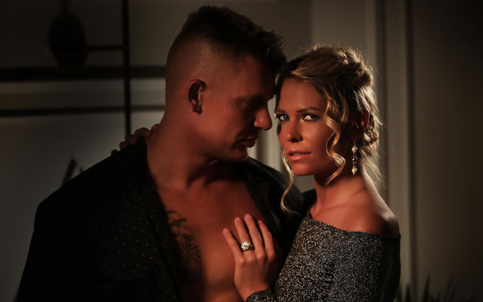 Sinfulxxx: Oblečená 2 - Sinfulxxx