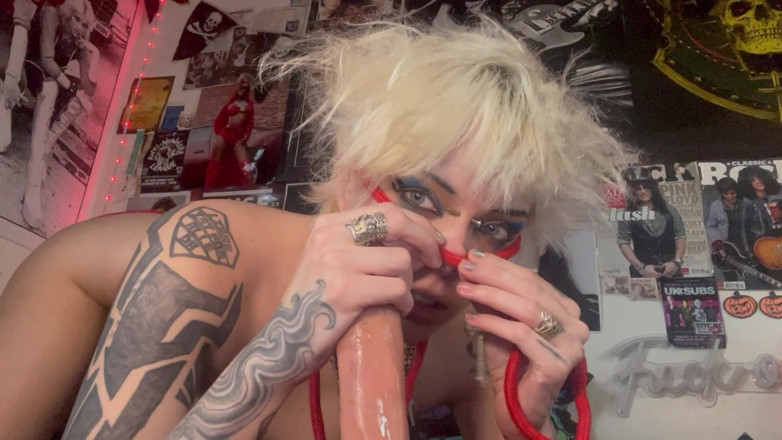 Glitterqueen1999: Glitterqueen1999 Ties Her Nose with Rope, Pig Nose Fetish, Deepthroat...