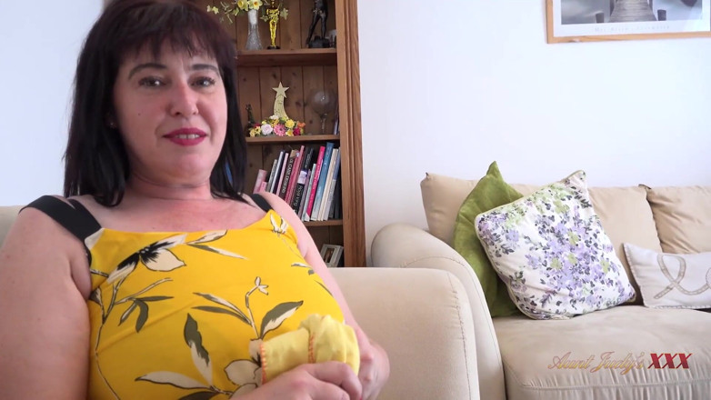 Aunt Judy's XXX: AuntJudysXXX - Your busty stepaunt Janey sucks your cock