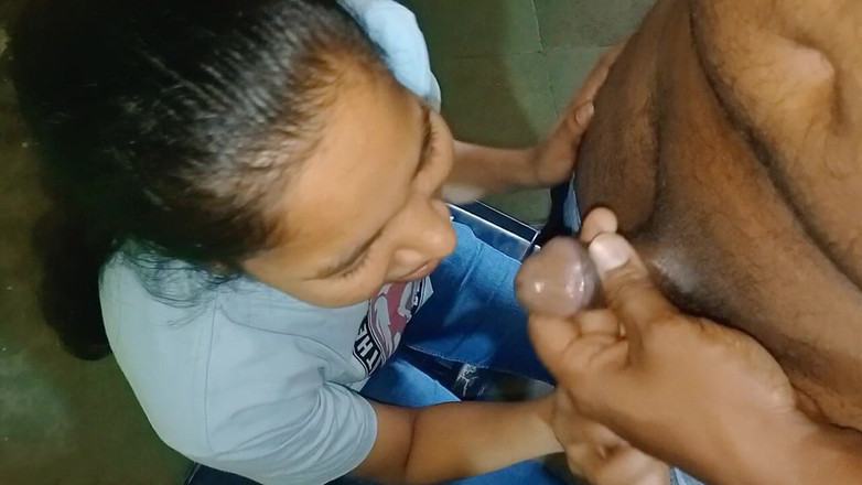 NikiRathod: Дівчина Робить Мінет Перед Візитом У Відпустку