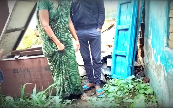 Fuckkkker: Indian Desi Bhabhi Sex in the Outdoor Vegetable Field