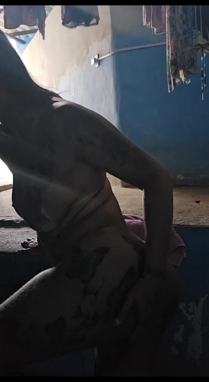 Renata Frazao: Aku mengambilnya di Balkon.