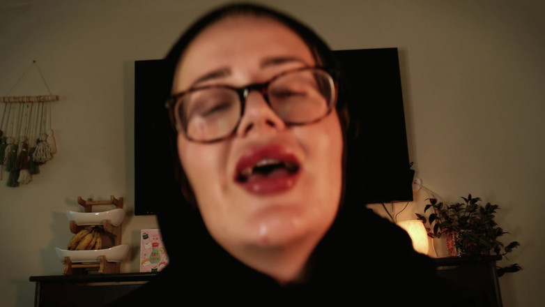 JessieHH: La troia con il velo ti succhia 4k