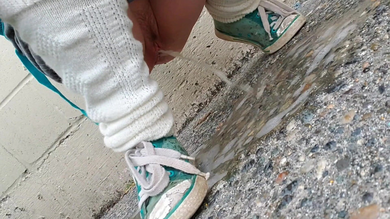 Nerdy_faery: Aventuras de mear en el contenedor de basura, los muelles...