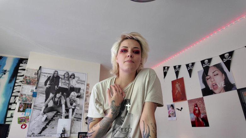 Glitterqueen1999: Joder mi culo mejor amiga - anal