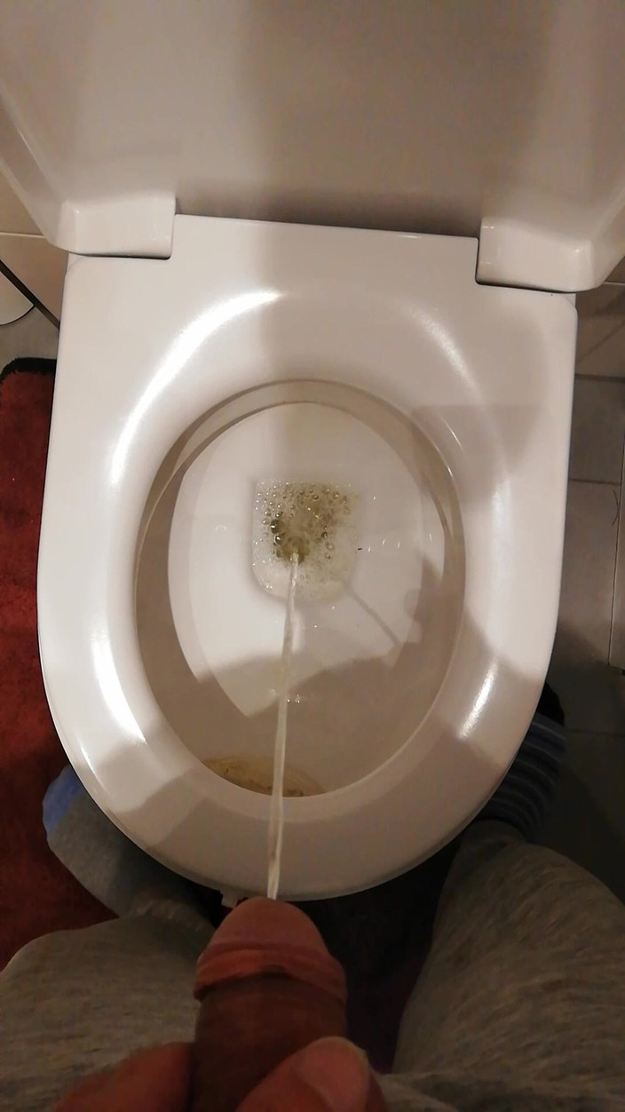 Kiwi NDS: Aku kencing di toilet