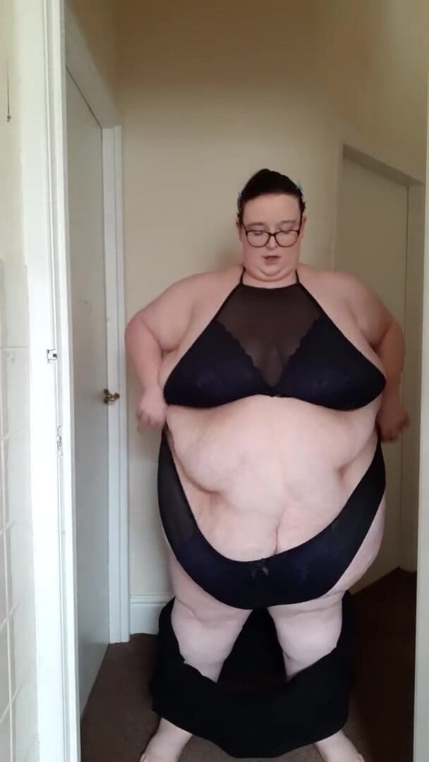 SSBBWLadyBrads: Sexy lingerie on this cute body
