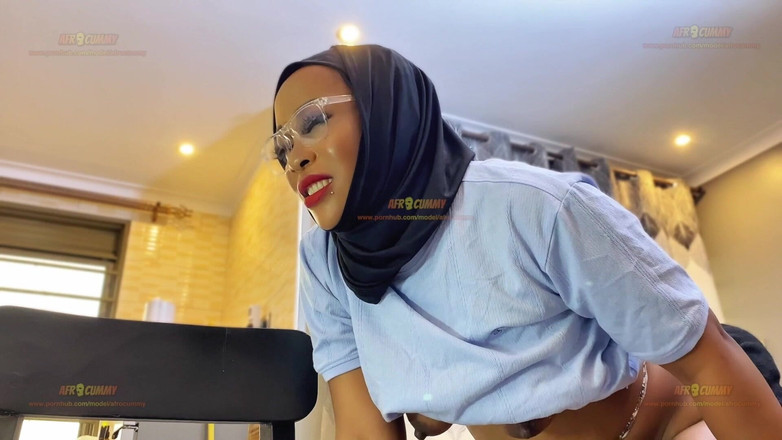 Afrocummy: Klikněte zde pro zobrazení velký zadek E Be Bony nevlastní...