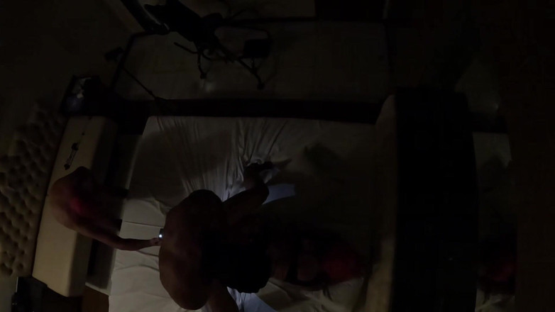 Minhaesposaparaoutro: Bull pembina badan yang koyak sarikata mengongkek hotwife dubur sudut...