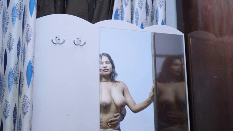 XMidnightmasala: Горячие индийские девушки одни дома, ее надувная подруга приходит домой secretry