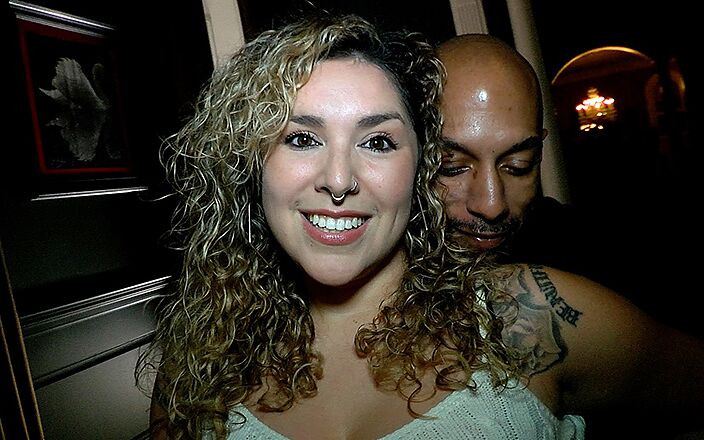 Private Society: Міа робить порно