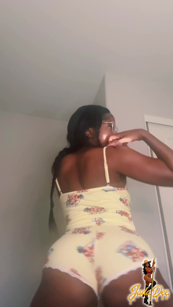 Jadadee: Shaking Ass Like a Good Little Slut