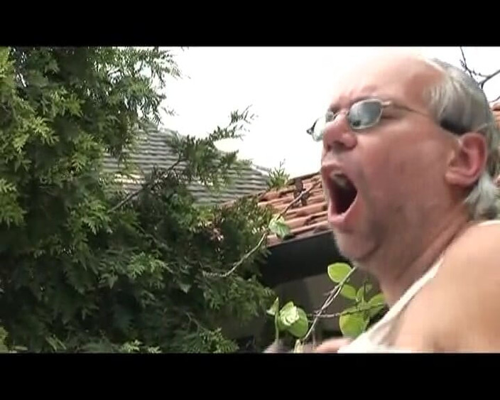 Porno kino: O curvă germană matură futută pe balcon