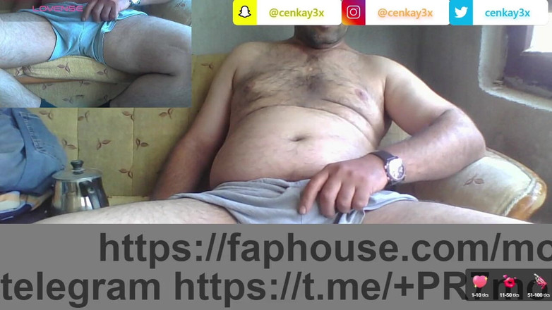 CenkAy: Mužský táta se znovu udělá na konci živého vysílání