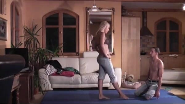 European Lift and Carry Club: Homemade wrestlign action with hot blonde teen