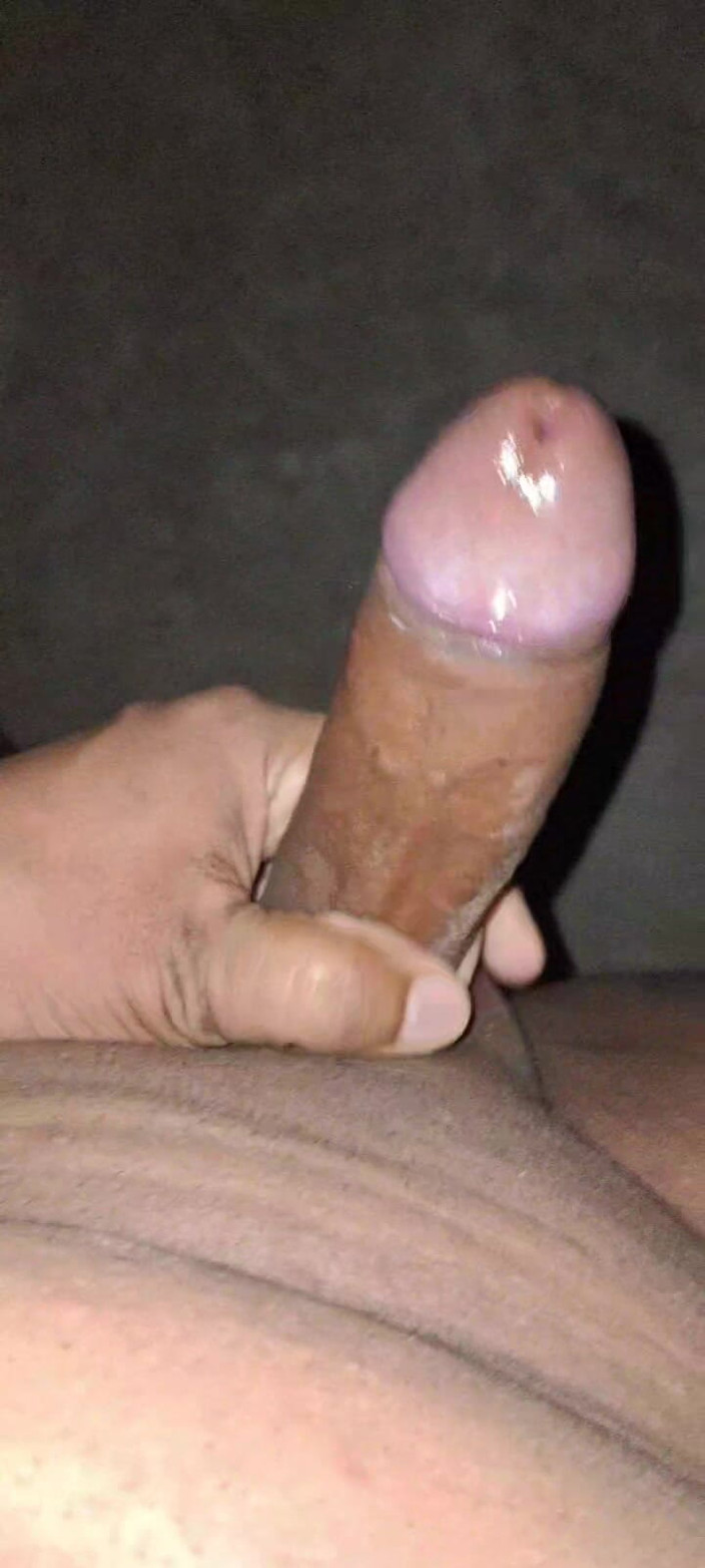 Rajveer Bhumihar: 一个印度年轻人躺在床上，推他的。