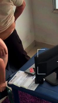 판매원이 내 돈을 훔치려 하지만 나는 알게 됐어