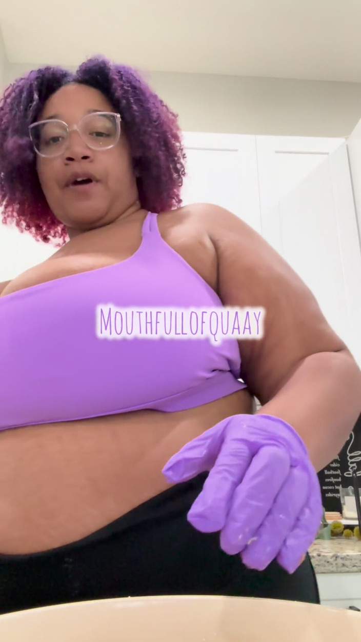 Biggdebbie solo: Ця товстушка може готувати
