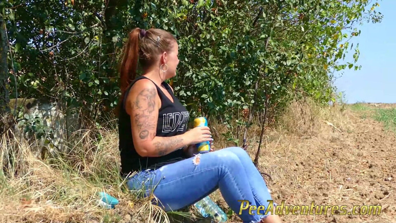 Pee Adventures: Mokrá džíny v žáru venku