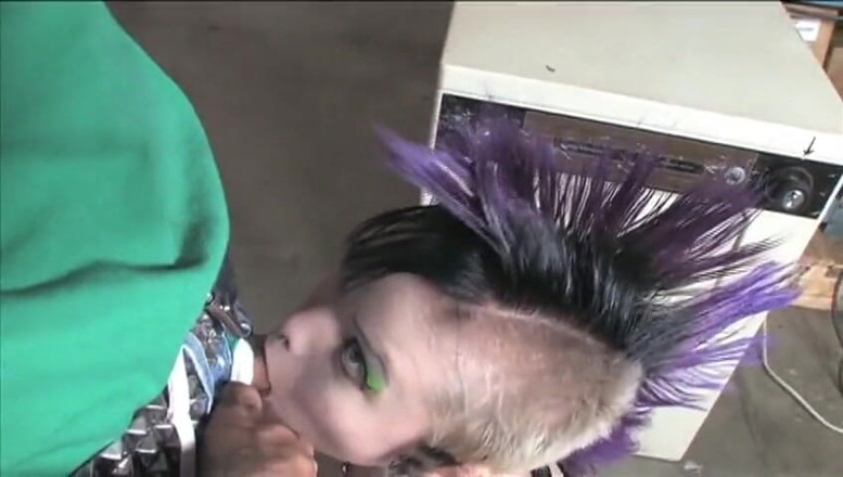 Cock Giants: Tattooed and pierced chick gets fucked