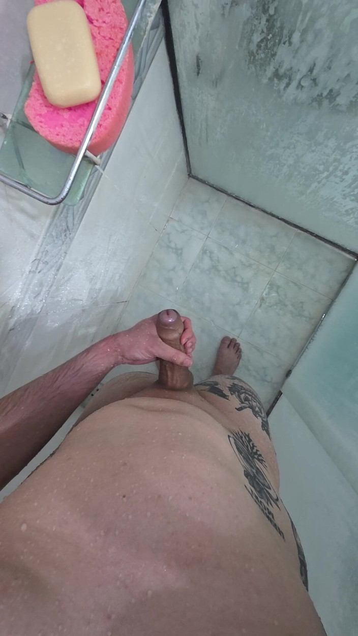 Lkdick8: Sich zur Dusche selbst befriedigen