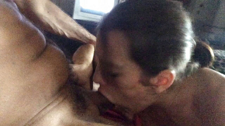 Stoyca: Stoyca si strozza sul grosso cazzo di chi sa cosa...