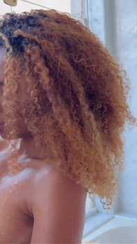 Changing Couples in Daylight: Four People and a Lot of Naughtiness in a Bathroom