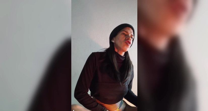 Tsdanisantos1: 我在家，dd 很好，炫耀我的脚，我射了很多