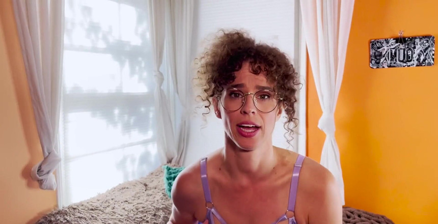 VibeWithMommy: Єврейська мачуха, інструкція з дрочки! Мій флюффер не з'являвся сьогодні на роботу... Отже, замість цього у мене є мій пасинок!