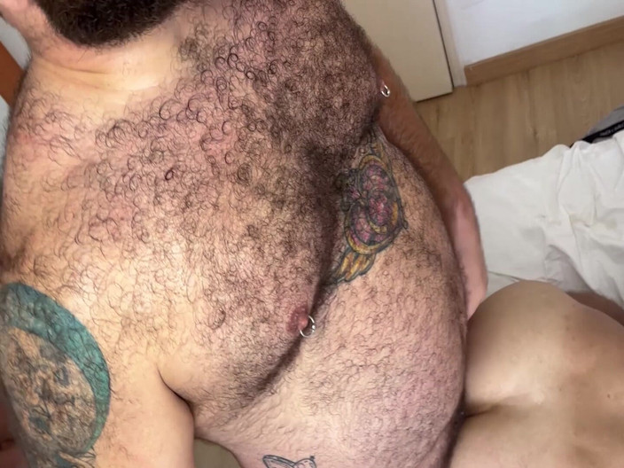 ScruffyStocky: 안톤과 함께 활동하는 곰, 선교사, 승마,