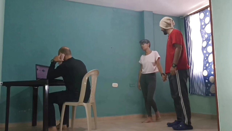 Swingersamateur40: Ma belle-mère salope baise mon ami pendant que je travaille...