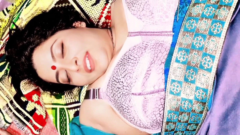 Sexybhabhi999: Des femmes marathie baisent avec l’ami de son mari, elle...