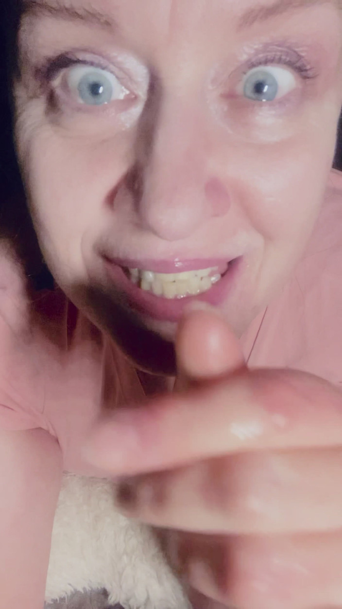 VikkiGeorgia: Juego de saliva