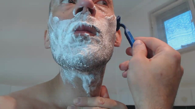 TIVADAR 73: Tivadar 73 ( stripchat modell ) Shaving