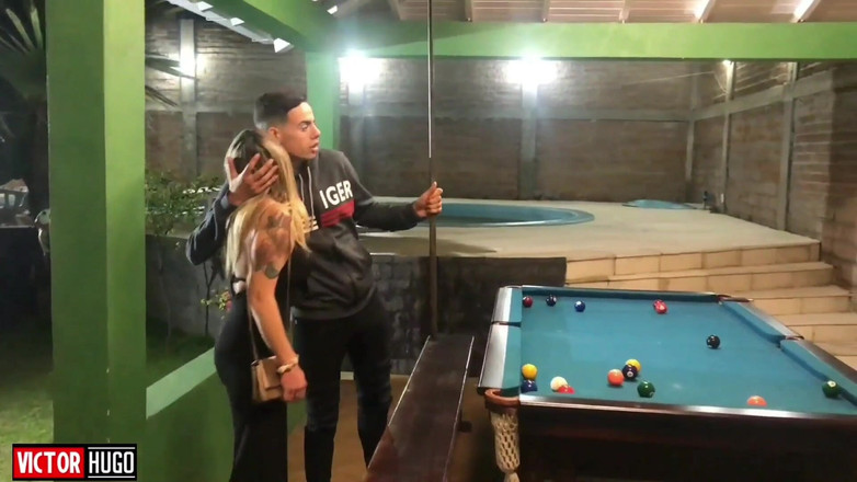 VictorHugo: Niegrzeczna daje ogon