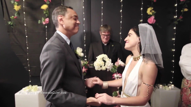 Cliff Media: 彼女の結婚式での輪姦 - 祭壇で育った花嫁 - ヴァネッサクリフ