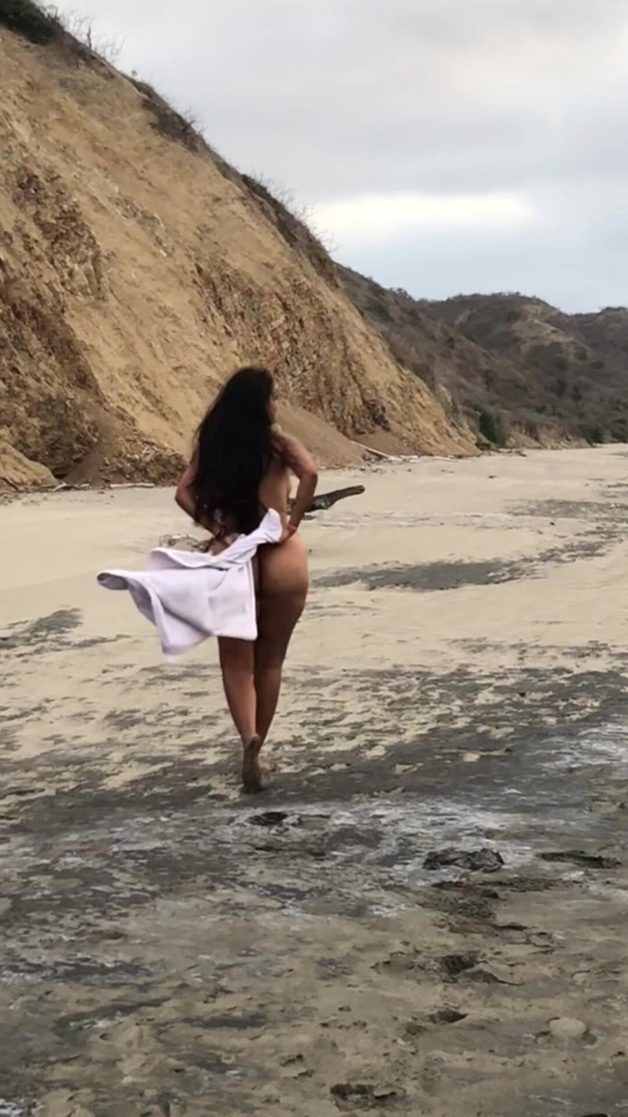 BigAssStepmom2: Una cameriera latina arrapata viene scopata dal suo capo con...