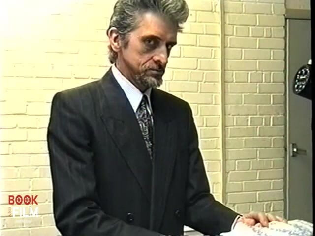 Dark room of slave seks: 服从我。