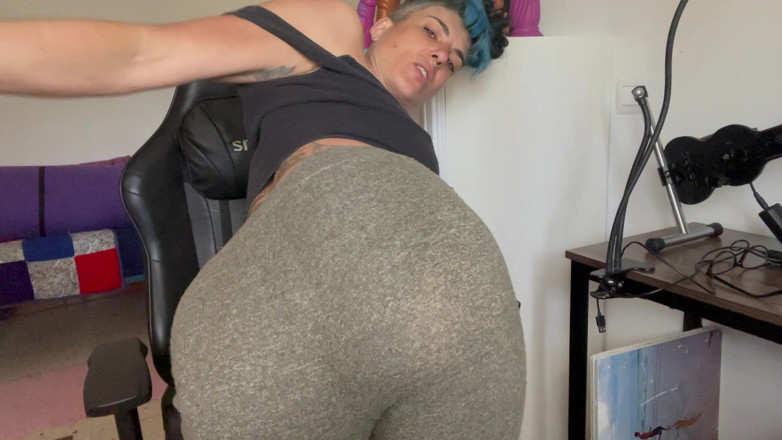 Goddess Maya: Je suis une salope coquine, fesse-moi !