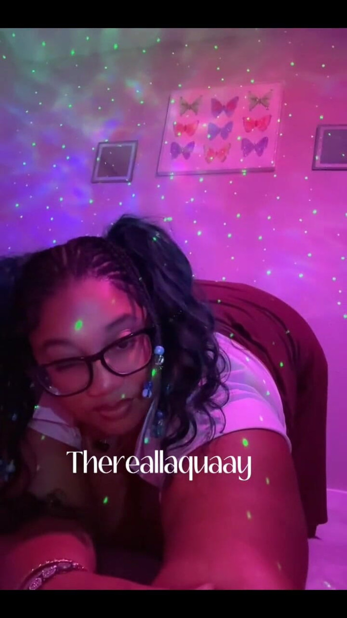 Biggdebbie solo: Debbiecakez är en sådan retas Omfg