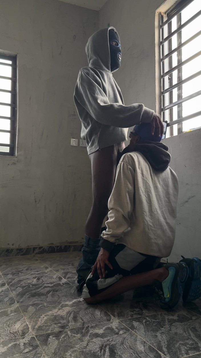 YungthugM: 我们在一个不完整的建筑里做爱