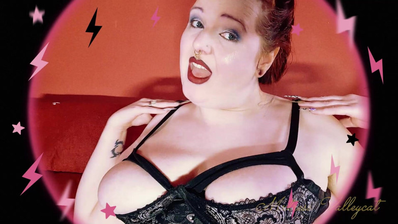 Mxtress Valleycat: Entrancing Lip Worship