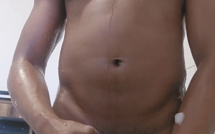 Big black cock BBCee: In der badewanne streichelt mein BBC, dirtytalk necken