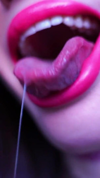 Beso con lápiz labial rosa