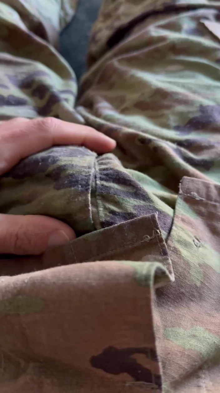 Gay Soldier Stuff: 穿着蓝色拳击短裤的我撸管的热辣合集享受多次射精脚