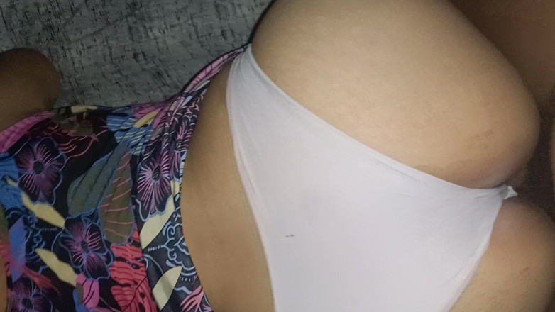 E-Alfa: La puttana con un vestito mi dà il culo facile