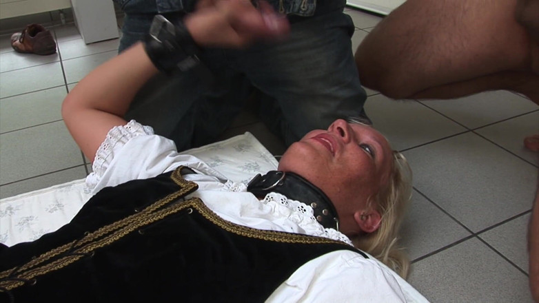 Mega extrem: Shameless bondage sex in the office!