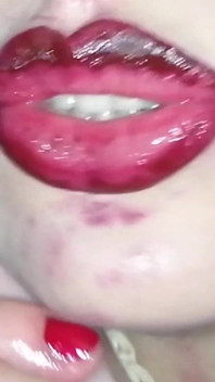 Super Pussy. Red Lips